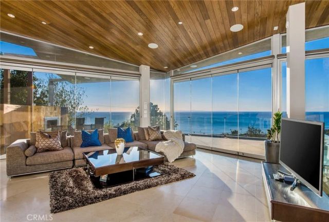 2209 Crestview Place, Laguna Beach, CA 92651