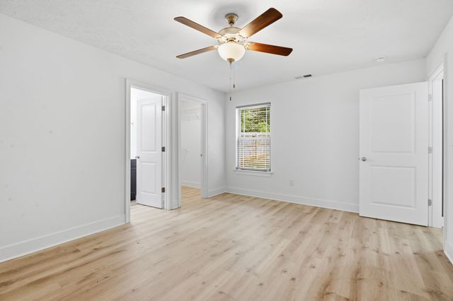 2506 Red Barn Rd, Christiana, TN 37037