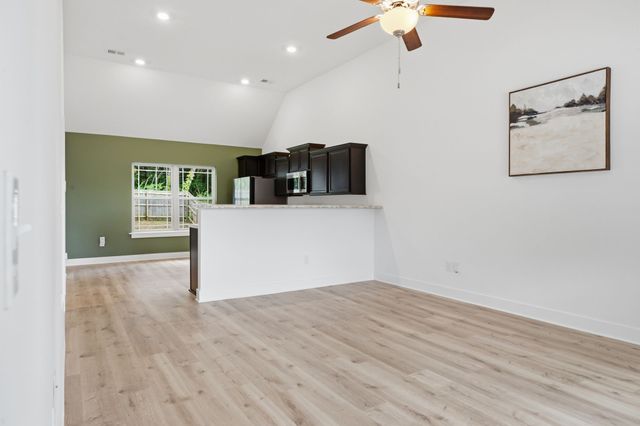 2506 Red Barn Rd, Christiana, TN 37037