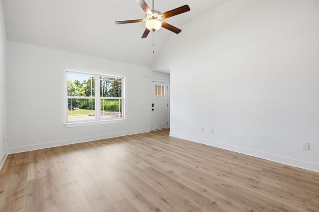 2506 Red Barn Rd, Christiana, TN 37037