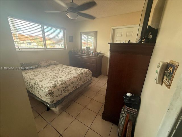 11432 NW 87th Pl, Hialeah Gardens, FL 33018