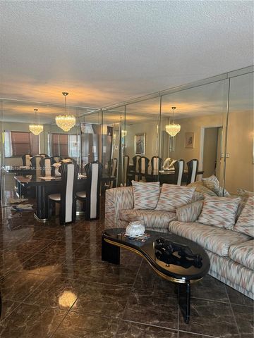 11432 NW 87th Pl, Hialeah Gardens, FL 33018