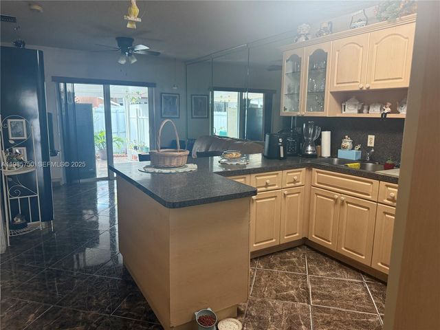 11432 NW 87th Pl, Hialeah Gardens, FL 33018