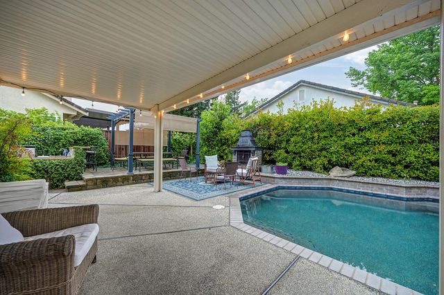 100 Bayline Circle, Folsom, CA 95630
