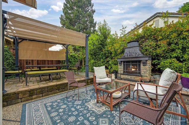 100 Bayline Circle, Folsom, CA 95630