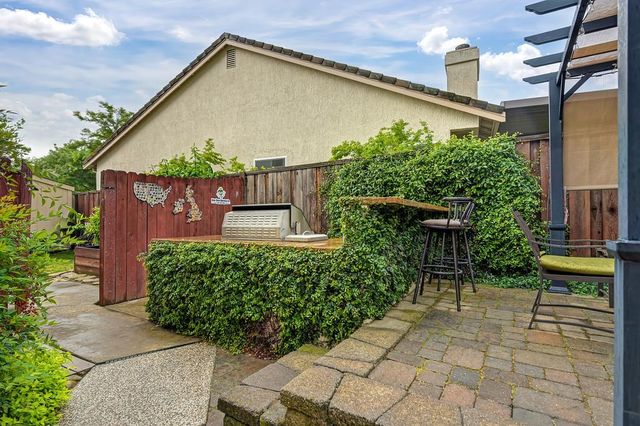 100 Bayline Circle, Folsom, CA 95630