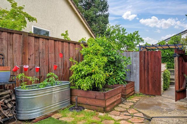 100 Bayline Circle, Folsom, CA 95630