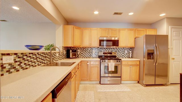 53 Winged Foot Court, Howell, NJ 07731