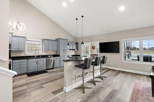 8331 Doubletree Drive N, Crown Point, IN 46307