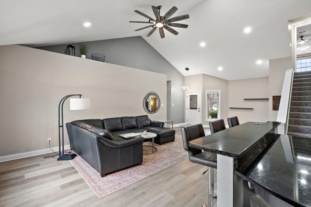 8331 Doubletree Drive N, Crown Point, IN 46307