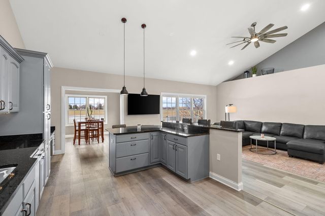 8331 Doubletree Drive N, Crown Point, IN 46307