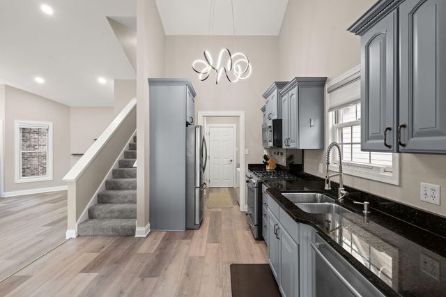 8331 Doubletree Drive N, Crown Point, IN 46307