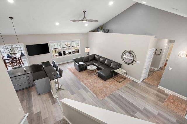 8331 Doubletree Drive N, Crown Point, IN 46307