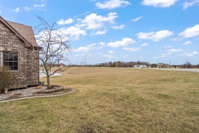 8331 Doubletree Drive N, Crown Point, IN 46307