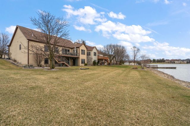 8331 Doubletree Drive N, Crown Point, IN 46307