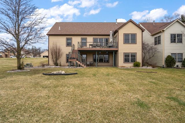 8331 Doubletree Drive N, Crown Point, IN 46307