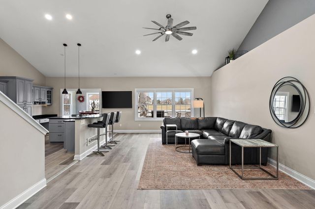 8331 Doubletree Drive N, Crown Point, IN 46307