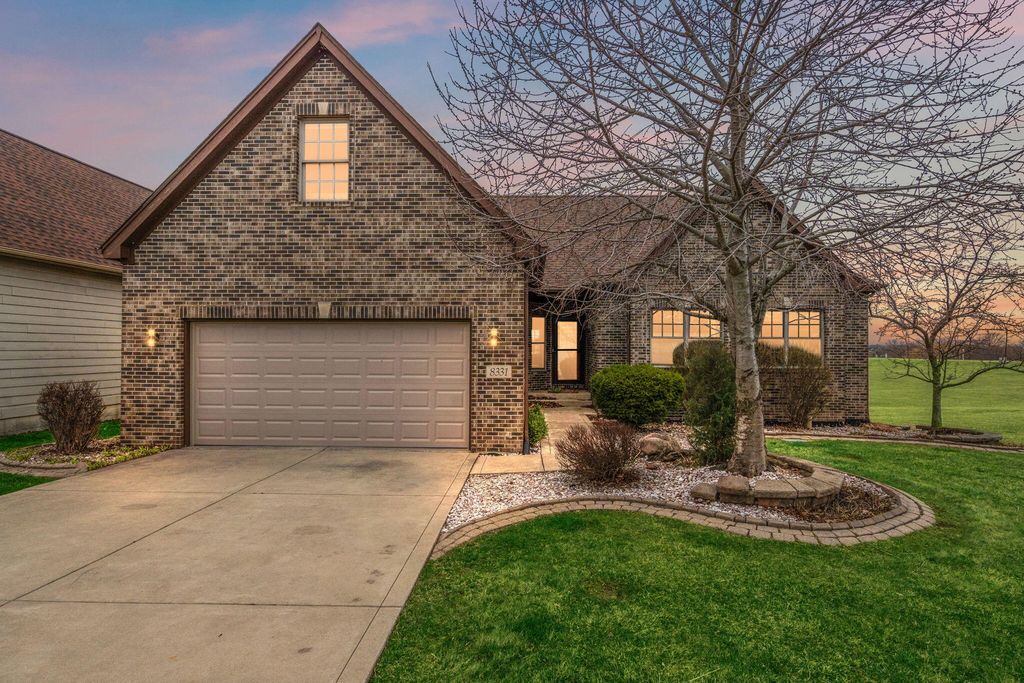 8331 Doubletree Drive N, Crown Point, IN 46307