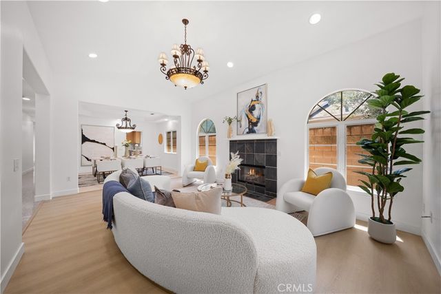 824 Ocean View Avenue, Monrovia, CA 91016