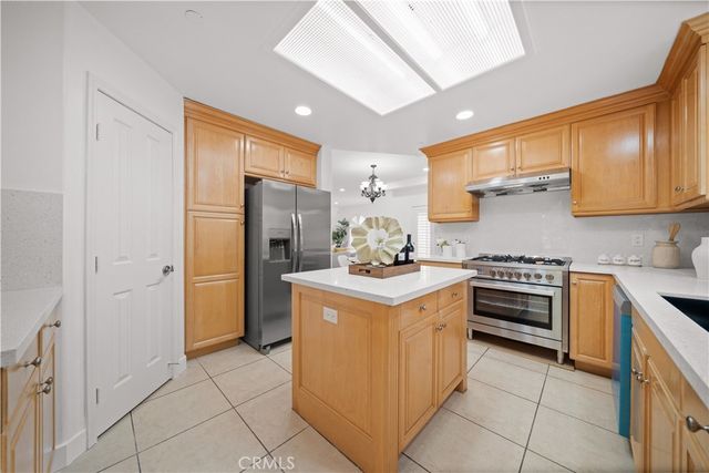 824 Ocean View Avenue, Monrovia, CA 91016