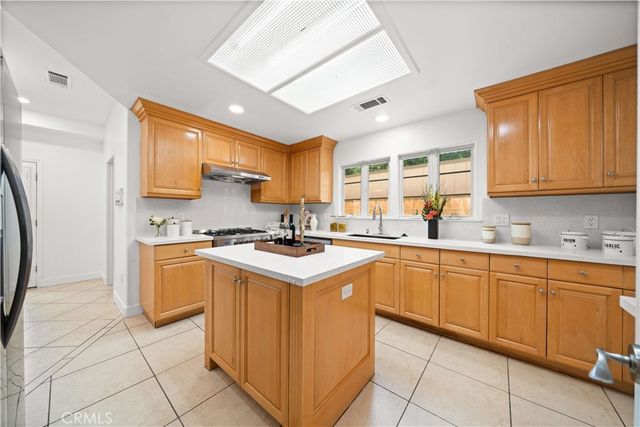 824 Ocean View Avenue, Monrovia, CA 91016