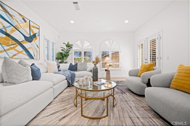 824 Ocean View Avenue, Monrovia, CA 91016