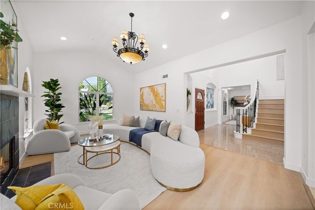 824 Ocean View Avenue, Monrovia, CA 91016