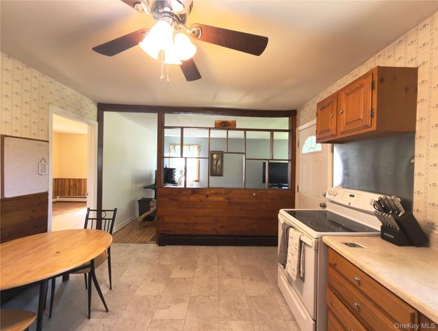 52 Holt Road, Hyde Park, NY 12538