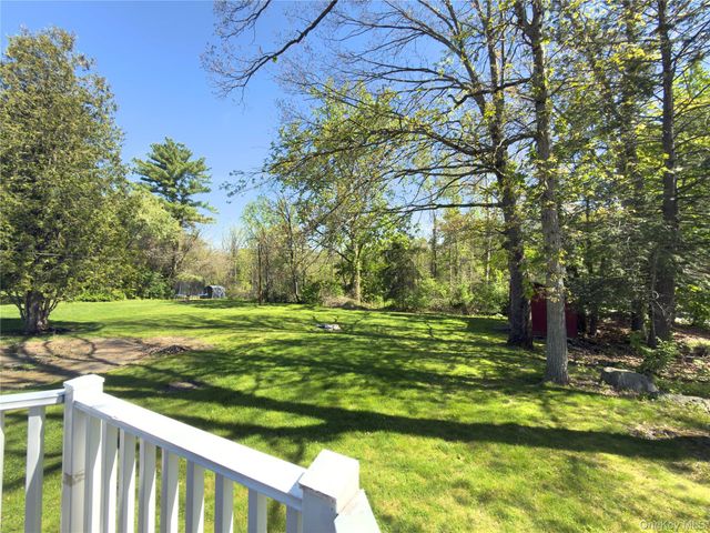 52 Holt Road, Hyde Park, NY 12538