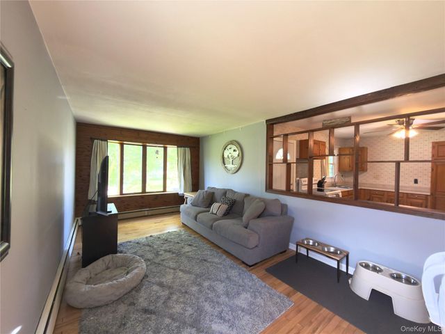 52 Holt Road, Hyde Park, NY 12538