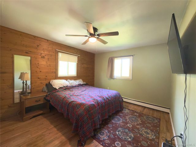 52 Holt Road, Hyde Park, NY 12538