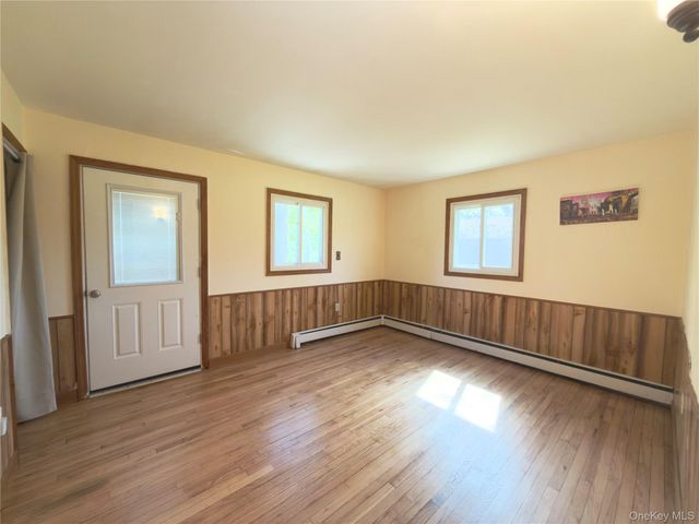 52 Holt Road, Hyde Park, NY 12538