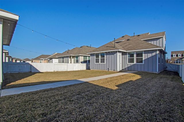 283 Fabion ST, Kyle, TX 78640