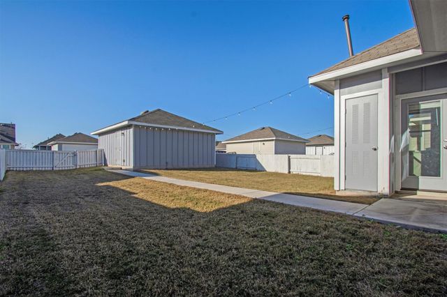 283 Fabion ST, Kyle, TX 78640