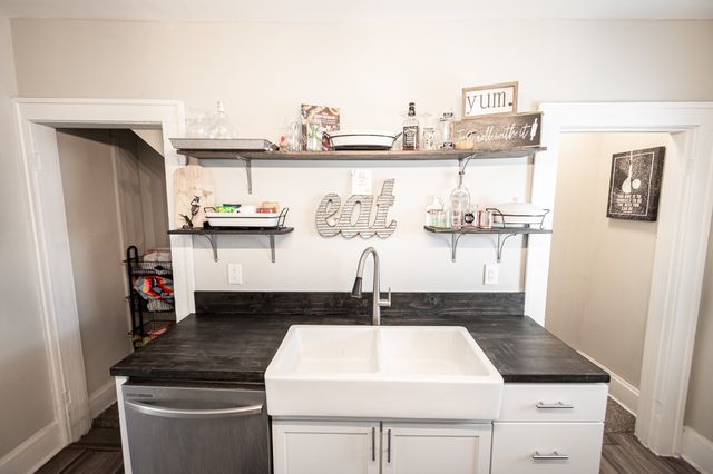 1411 Guthrie Avenue, Des Moines, IA 50316