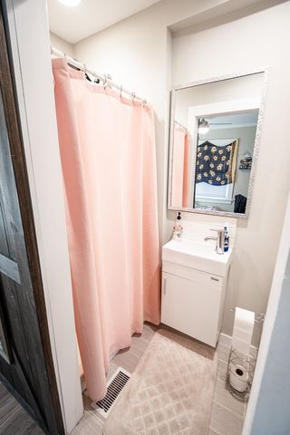 1411 Guthrie Avenue, Des Moines, IA 50316