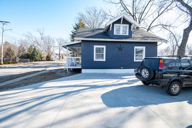 1411 Guthrie Avenue, Des Moines, IA 50316