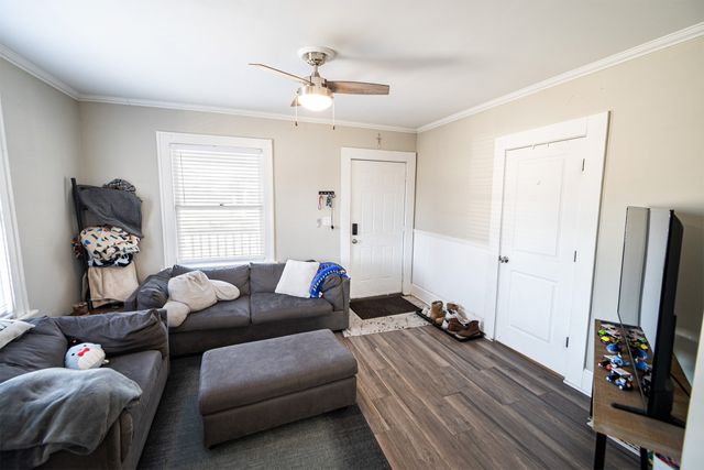 1411 Guthrie Avenue, Des Moines, IA 50316