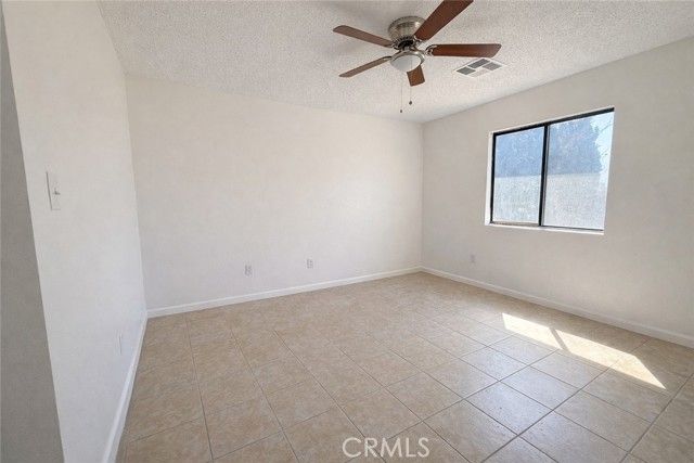 7601 Letty, Lamont, CA 93241