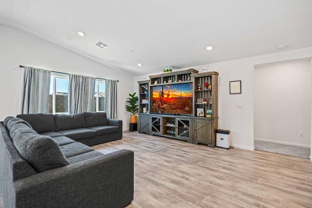 209 Dogwood Ranch Way, Patterson, CA 95363