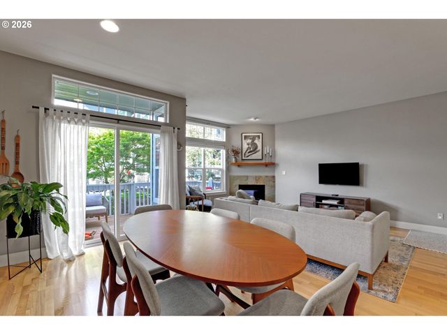 12224 Sw MEADER Way, Beaverton, OR 97008
