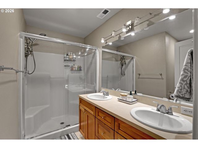12224 Sw MEADER Way, Beaverton, OR 97008