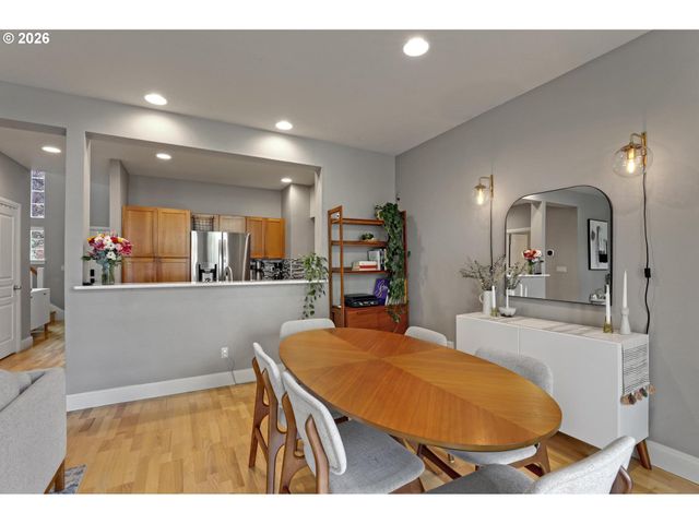 12224 Sw MEADER Way, Beaverton, OR 97008