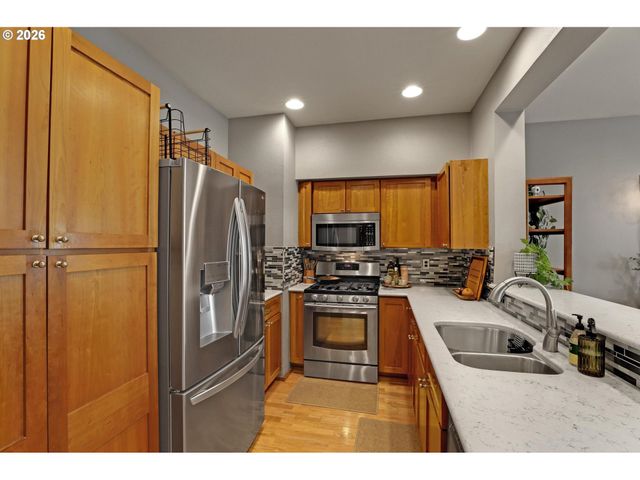 12224 Sw MEADER Way, Beaverton, OR 97008
