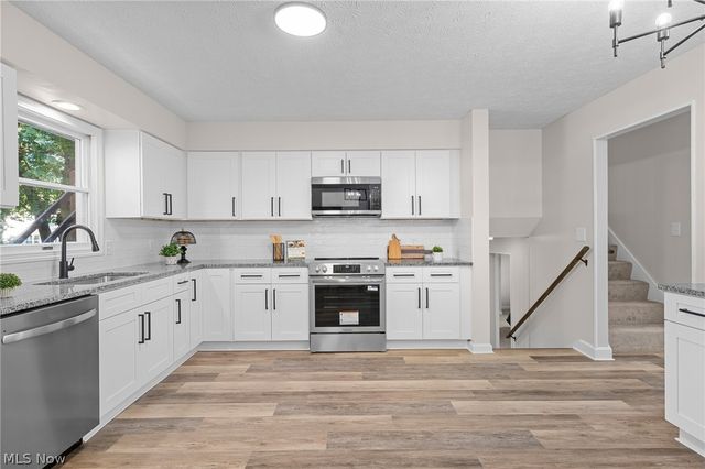 239 Indian Hills Drive, Tallmadge, OH 44278