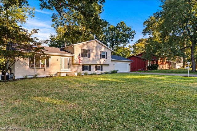 239 Indian Hills Drive, Tallmadge, OH 44278