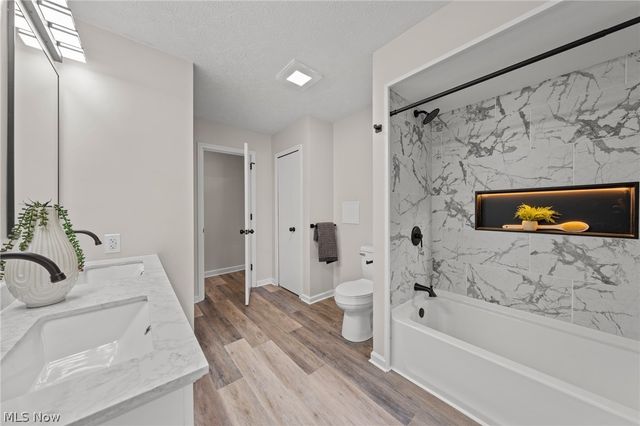 239 Indian Hills Drive, Tallmadge, OH 44278