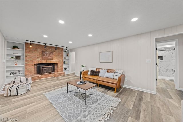 239 Indian Hills Drive, Tallmadge, OH 44278
