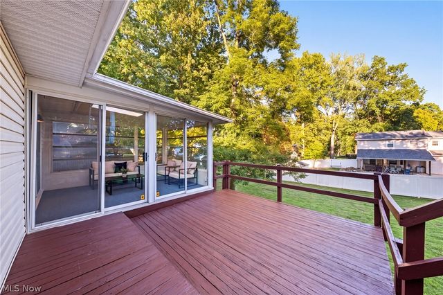 239 Indian Hills Drive, Tallmadge, OH 44278