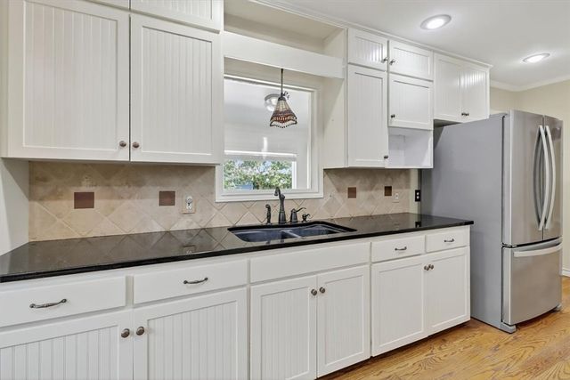 4271 Ocean Dr, Corpus Christi, TX 78411